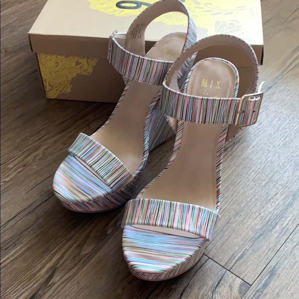 NWOT Mix No. 6 multi-color wedges